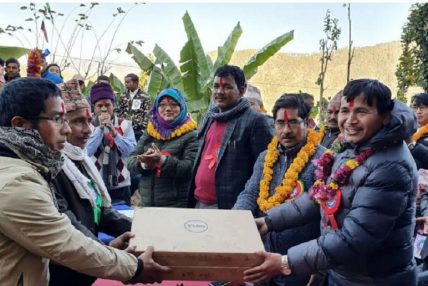रमेश मल्लद्धारा बिद्यालयलाई २ थान कम्पियुटर सहयोग