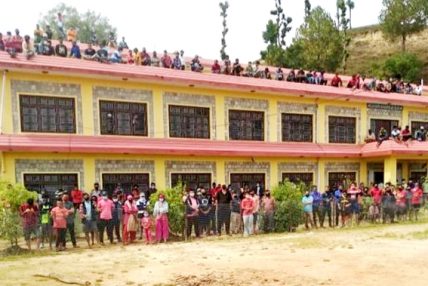 क्वारेन्टाइनले कोरोना भाइरस नियन्त्रण होइन झनै फैलायो, एकजना संक्रमितले सबैलाई संक्रमित बनाएर जान्छन् ! क्वारेन्टाइनले कोरोना भाइरस नियन्त्रण होइन झनै फैलायो, एकजना संक्रमितले सबैलाई संक्रमित बनाएर जान्छन् !