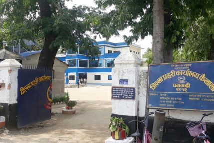 भिआइपीकाे कनेक्सनमा कैलाली प्रहरी, सानालाई ऐन, ठूलालाई चैन भिआइपीकाे कनेक्सनमा कैलाली प्रहरी, सानालाई ऐन, ठूलालाई चैन