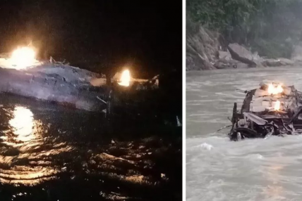 पेट्रोल बोकेको ट्यांकर त्रिशुली नदीमा खसेर आगलागी, चालक र सहचालक अझैं वेपत्ता पेट्रोल बोकेको ट्यांकर त्रिशुली नदीमा खसेर आगलागी, चालक र सहचालक अझैं वेपत्ता
