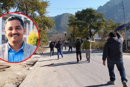 अनेरास्ववियू (ओली समूह) का संयोजक महर कै जिल्लामा मन्त्रीलाई कालो झन्डा