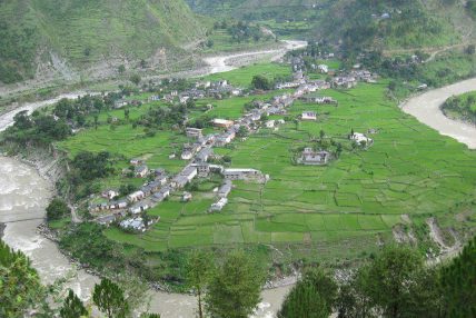 बझाङमा कमिसन लिएर नियमविपरीत ठेक्का बझाङमा कमिसन लिएर नियमविपरीत ठेक्का