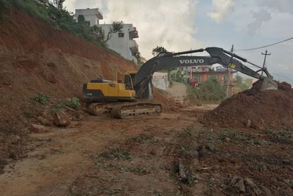 कञ्चनपुरमा विकास निर्माण : ठेकेदारको लापरवाही