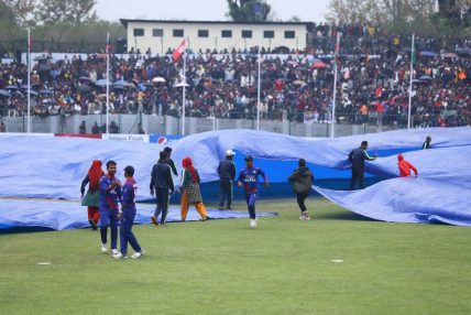 वर्षाका कारण नेपाल र यूएईबीचको खेल फेरि रोकियो वर्षाका कारण नेपाल र यूएईबीचको खेल फेरि रोकियो
