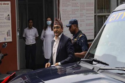 तीन दिन म्याद थपपछि सरकारी वकिलको कार्यालयमा टोपबहादुरको बयान तीन दिन म्याद थपपछि सरकारी वकिलको कार्यालयमा टोपबहादुरको बयान