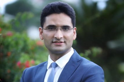 प्रधानमन्त्रीको परराष्ट्र सल्लाहकारमा डा. रुपक सापकोटा नियुक्त
