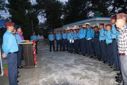 समाजमा शान्ति सुरक्षा कायम राख्न प्रहरीले समुदायसँग मिलेर अगाडि बढ्नुपर्छ : डिआईजी खापुङ