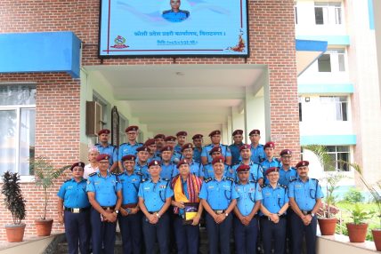 डिआईजी खापुङद्वारा एसएसपी जयराज सापकोटालाई आगामी कार्यकालको शुभकामना सहित विदाई