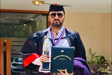 एकेडेमिक काउन्सिल अफ वासिङ्टन डिजिटल यूनिभर्सिटीद्धारा कलाकार खतिवडा सम्मानित