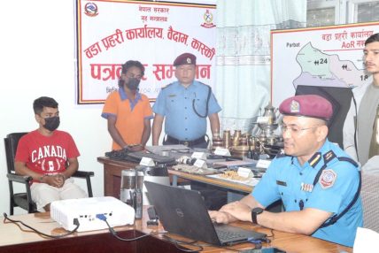 १ करोड भन्दा बढीका सामान चोरी गर्ने २ जना पक्राउ १ करोड भन्दा बढीका सामान चोरी गर्ने २ जना पक्राउ