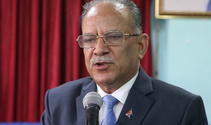 विप्लवलाई प्रचण्डको आग्रह: ‘यताउता भड्किनु पर्दैन, नेकपामा आउनुस्’