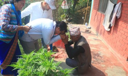 घरदैलोमा जनलहर: रास्वपाका डा. लेखजंग थापाको प्रतिबद्धता—“ठूला सपना होइन, आधारभूत आवश्यकता पूरा गर्छौं”