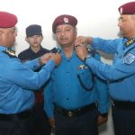 एआईजी ईश्वर कार्कीद्वारा बढुवा भएका प्रहरीलाई दर्ज्यानी चिन्ह प्रदान एआईजी ईश्वर कार्कीद्वारा बढुवा भएका प्रहरीलाई दर्ज्यानी चिन्ह प्रदान