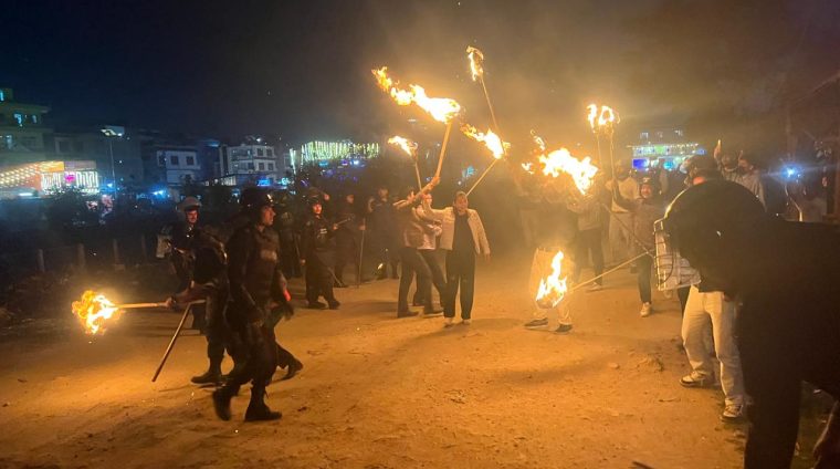 मूल्यवृद्धि विरुद्ध बानेश्वर बहुमुखी क्याम्पसमा मसाल जुलुस प्रदर्शन