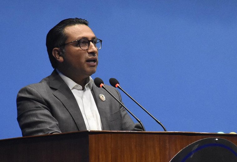 आर्थिक कूटनीति र लगानी प्रवर्द्धनमा सरकार केन्द्रित : अर्थमन्त्री वाग्ले आर्थिक कूटनीति र लगानी प्रवर्द्धनमा सरकार केन्द्रित : अर्थमन्त्री वाग्ले