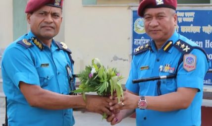 डीआईजी गोविन्द थपलियाद्वारा जिल्ला प्रहरी कार्यालय महोत्तरीको निरीक्षण डीआईजी गोविन्द थपलियाद्वारा जिल्ला प्रहरी कार्यालय महोत्तरीको निरीक्षण