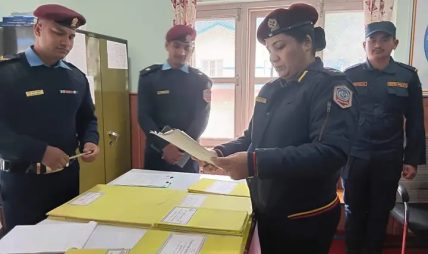 डिएसपी कोपिला चुडालद्वारा मनाङ प्रहरी कार्यालयकाे निरीक्षण