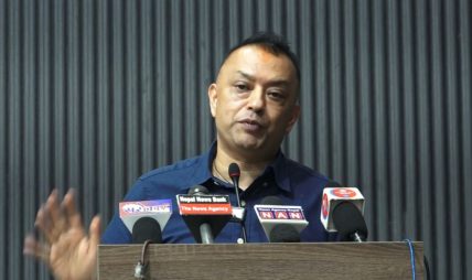 कर नीति र बजेटले मध्यम वर्गलाई थप दबाबमा पारेको गगन थापाको टिप्पणी कर नीति र बजेटले मध्यम वर्गलाई थप दबाबमा पारेको गगन थापाको टिप्पणी