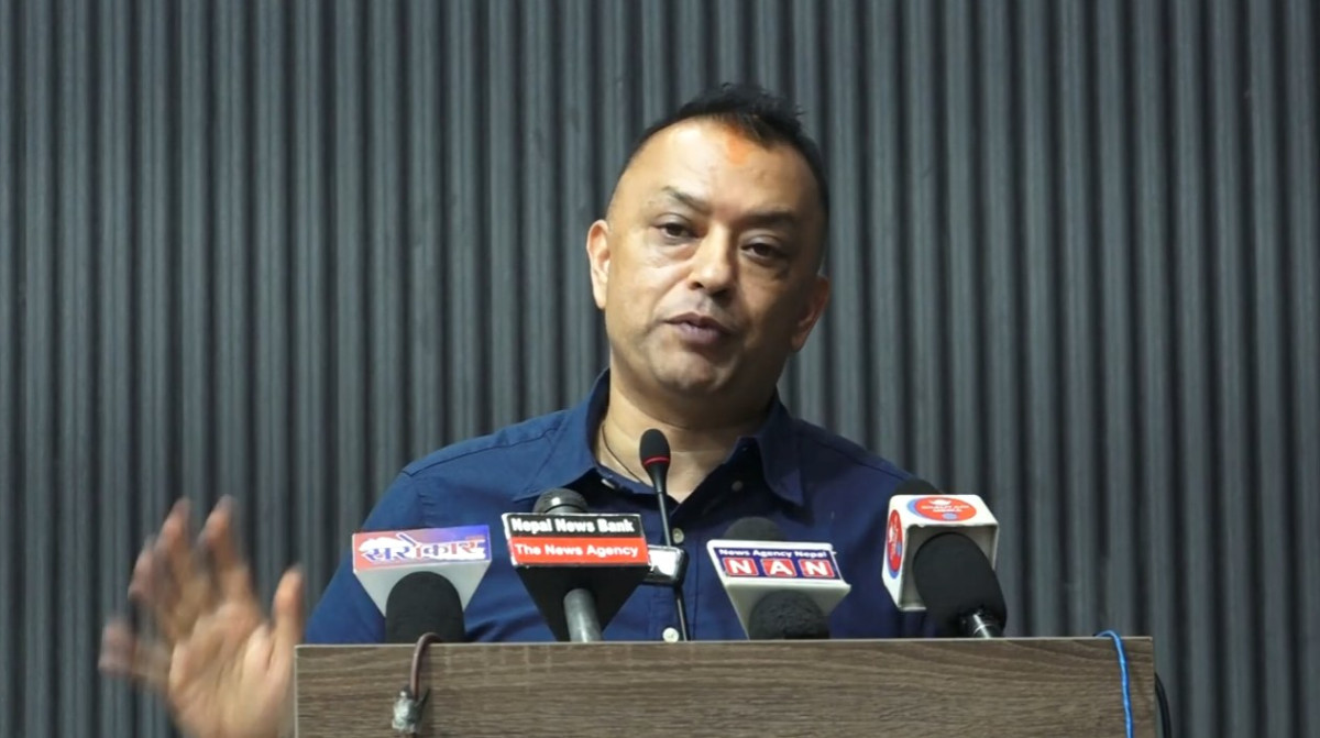 कर नीति र बजेटले मध्यम वर्गलाई थप दबाबमा पारेको गगन थापाको टिप्पणी