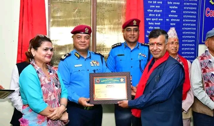एआईजी ईश्वर कार्कीको प्रमुख आतिथ्यतामा भवन मर्मत सहयोगी दातालाई सम्मान