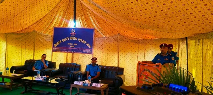 प्रहरी सेवामा जनविश्वास कायम गर्न व्यावसायिक बन्नुहोस् : डिआइजी ओम अधिकारी प्रहरी सेवामा जनविश्वास कायम गर्न व्यावसायिक बन्नुहोस् : डिआइजी ओम अधिकारी