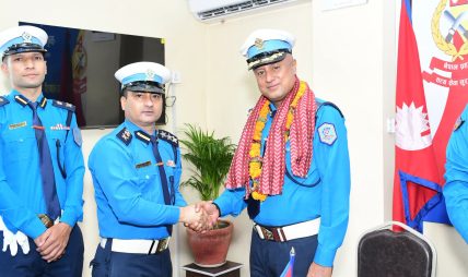 उत्कृष्ट कार्यकालपछि उपत्यका ट्राफिक प्रहरी कार्यालयबाट बिदा भए एसएसपी नवराज अधिकारी