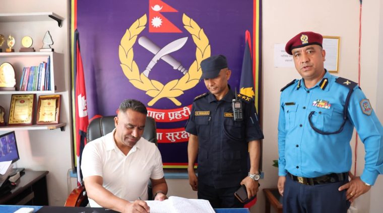जिल्ला प्रहरी परिसर ललितपुरमा एसएसपी तुलबहादुर कार्कीद्वारा पदभार ग्रहण