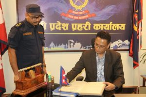 डिआईजी शेखर खनालले सम्हाले कोशी प्रदेश प्रहरी प्रमुखको जिम्मेवारी डिआईजी शेखर खनालले सम्हाले कोशी प्रदेश प्रहरी प्रमुखको जिम्मेवारी