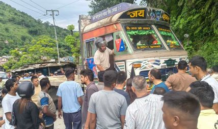 स्याङ्जामा ट्रकको ठक्करबाट मोटरसाइकल चालकको मृत्यु स्याङ्जामा ट्रकको ठक्करबाट मोटरसाइकल चालकको मृत्यु