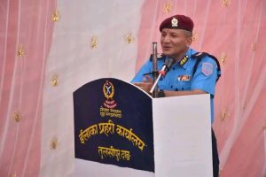 डिआईजी भूपेन्द्र खत्रीद्वारा तुलसीपुर इलाका प्रहरी कार्यालयको अनुगमन, अपराध नियन्त्रण र नागरिकमैत्री प्रहरी सेवामा जोड डिआईजी भूपेन्द्र खत्रीद्वारा तुलसीपुर इलाका प्रहरी कार्यालयको अनुगमन, अपराध नियन्त्रण र नागरिकमैत्री प्रहरी सेवामा जोड
