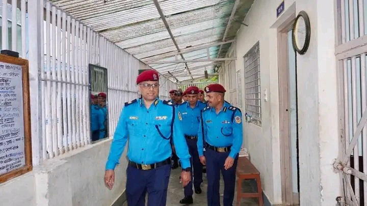 डिआईजी सानुराम भट्टराईद्वारा जिल्ला प्रहरी कार्यालय बझाङको निरीक्षण डिआईजी सानुराम भट्टराईद्वारा जिल्ला प्रहरी कार्यालय बझाङको निरीक्षण