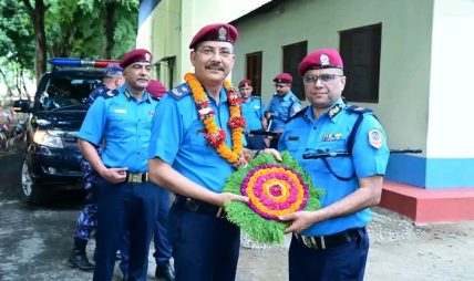 एआईजी शिद्धी विक्रम शाहद्वारा प्रहरी टोलीद्वारा नेपाल प्रहरी कार्यदक्षता मूल्याङ्कन अन्तर्गत सुदूरपश्चिम प्रदेश प्रहरी कार्यालयको निरीक्षण एआईजी शिद्धी विक्रम शाहद्वारा प्रहरी टोलीद्वारा नेपाल प्रहरी कार्यदक्षता मूल्याङ्कन अन्तर्गत सुदूरपश्चिम प्रदेश प्रहरी कार्यालयको निरीक्षण