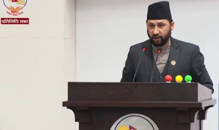 बाढीपीडितलाई होच्याउने छुट कसैलाई छैन : रवि लामिछाने